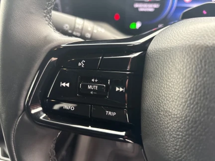 Vehicle Thumbnail 19