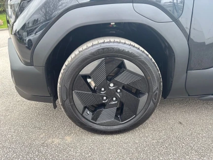 Vehicle Thumbnail 24