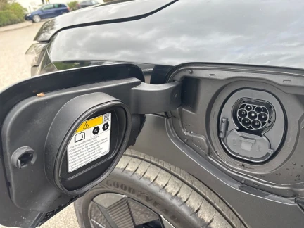 Vehicle Thumbnail 25