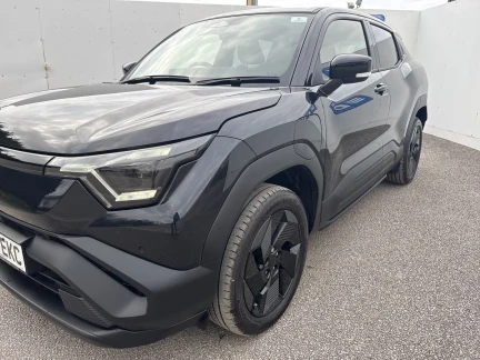 Vehicle Thumbnail 26