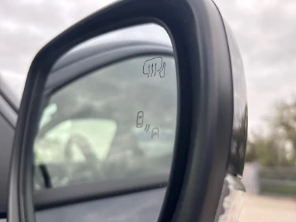 Vehicle Thumbnail 30