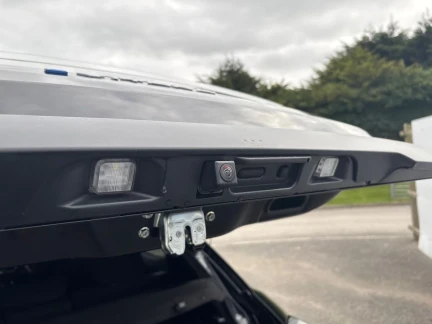 Vehicle Thumbnail 34