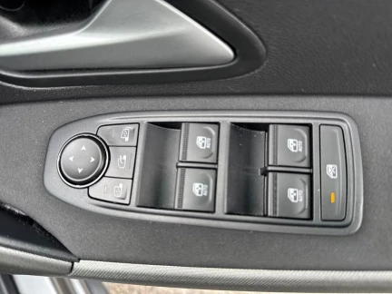 Vehicle Thumbnail 14