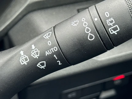 Vehicle Thumbnail 25