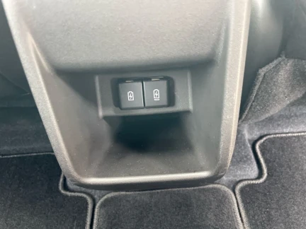 Vehicle Thumbnail 34