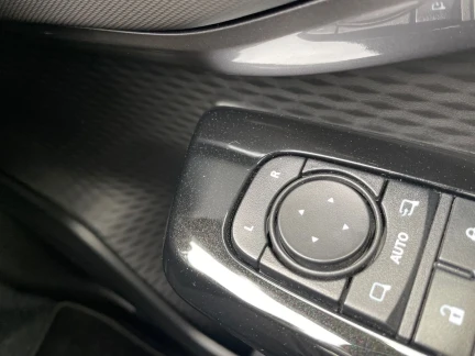 Vehicle Thumbnail 37