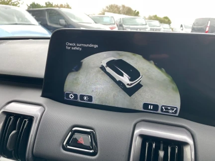 Vehicle Thumbnail 38