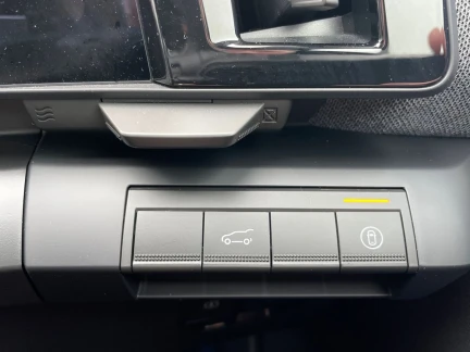 Vehicle Thumbnail 25