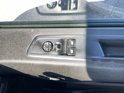 Vehicle Thumbnail 14