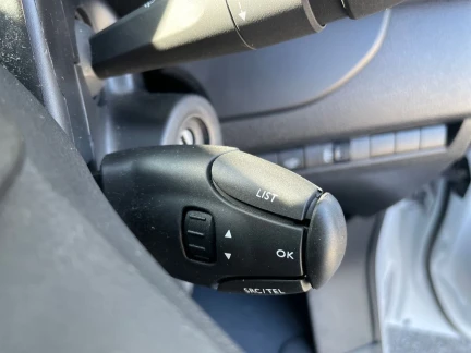 Vehicle Thumbnail 33