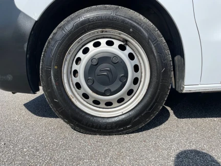 Vehicle Thumbnail 38