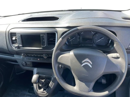 Vehicle Thumbnail 9