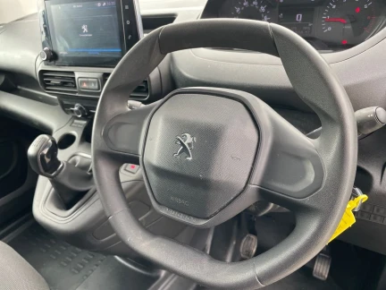 Vehicle Thumbnail 19