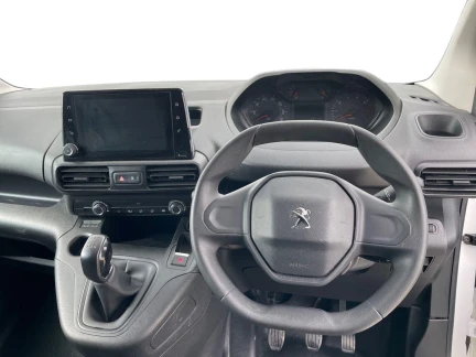 Vehicle Thumbnail 9