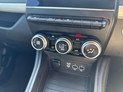 Vehicle Thumbnail 13