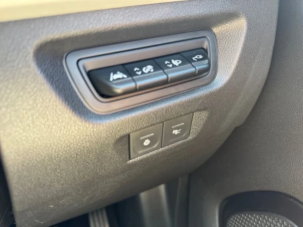 Vehicle Thumbnail 25
