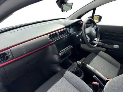Vehicle Thumbnail 11