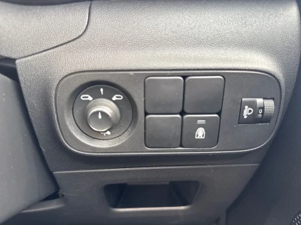 Vehicle Thumbnail 33