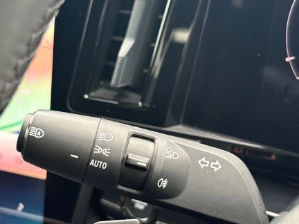 Vehicle Thumbnail 34