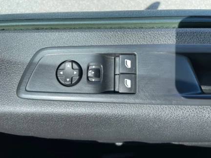 Vehicle Thumbnail 13