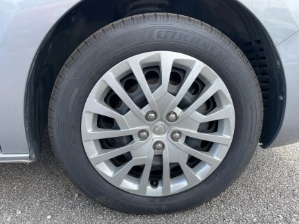Vehicle Thumbnail 6