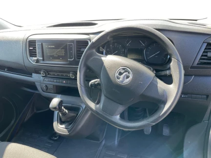 Vehicle Thumbnail 8