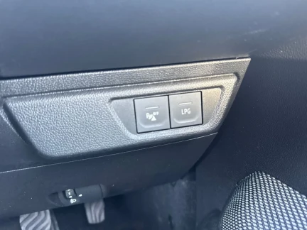 Vehicle Thumbnail 23