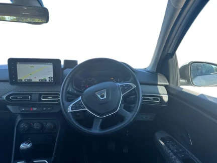 Vehicle Thumbnail 8