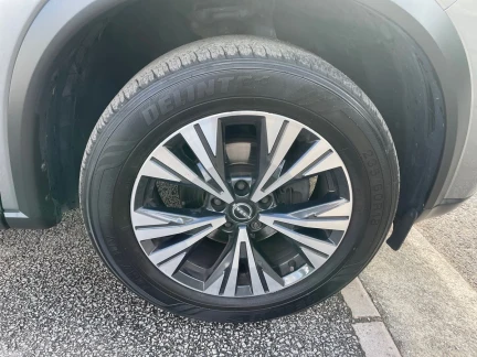 Vehicle Thumbnail 30