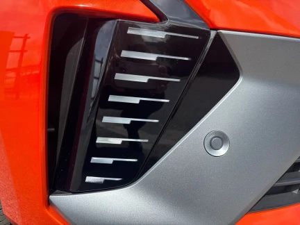 Vehicle Thumbnail 33
