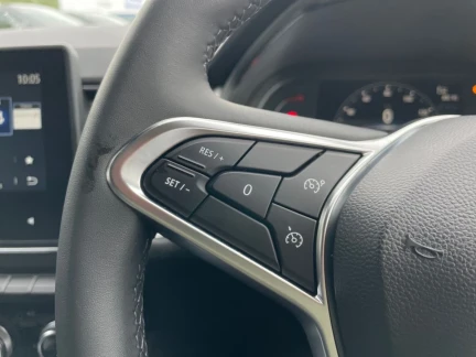 Vehicle Thumbnail 18