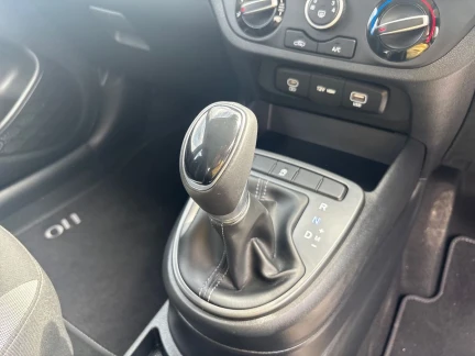 Vehicle Thumbnail 12