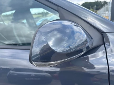 Vehicle Thumbnail 30