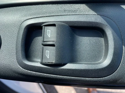 Vehicle Thumbnail 14
