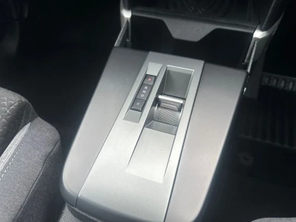 Vehicle Thumbnail 27