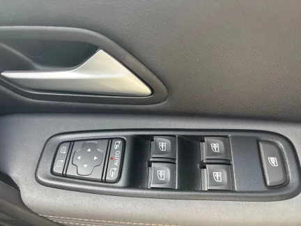 Vehicle Thumbnail 14