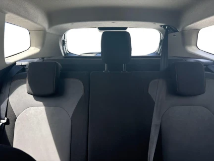 Vehicle Thumbnail 20
