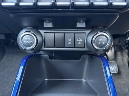 Vehicle Thumbnail 25