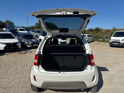 Vehicle Thumbnail 34