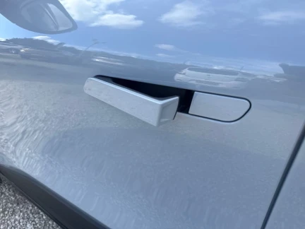 Vehicle Thumbnail 28