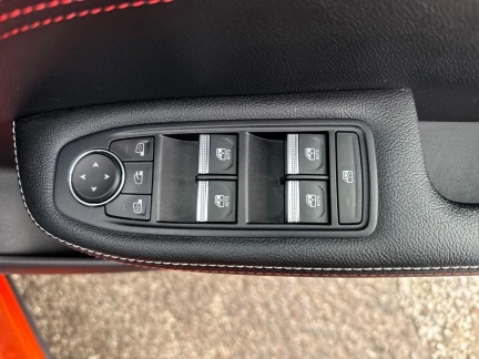 Vehicle Thumbnail 14