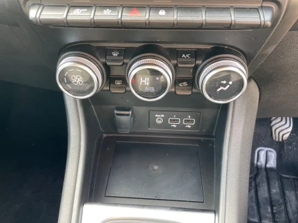 Vehicle Thumbnail 13