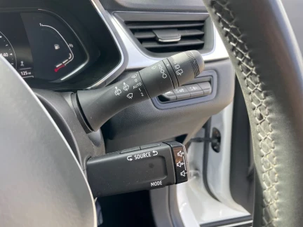 Vehicle Thumbnail 32