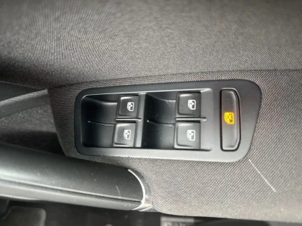 Vehicle Thumbnail 14