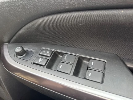 Vehicle Thumbnail 14