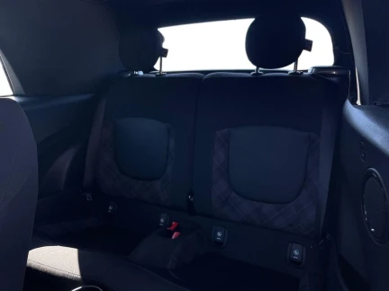 Vehicle Thumbnail 20