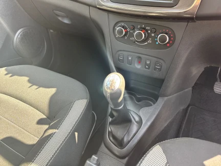 Vehicle Thumbnail 12