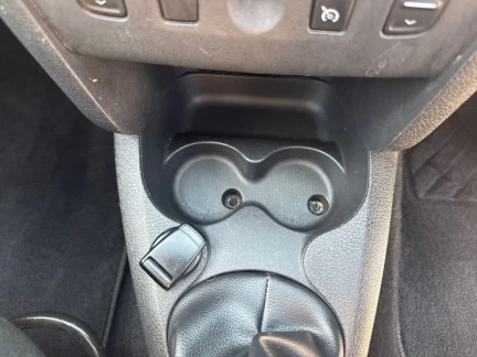 Vehicle Thumbnail 32