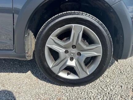 Vehicle Thumbnail 7