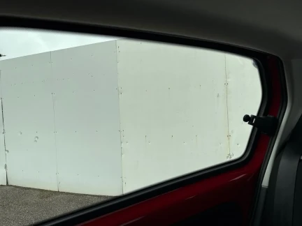 Vehicle Thumbnail 31